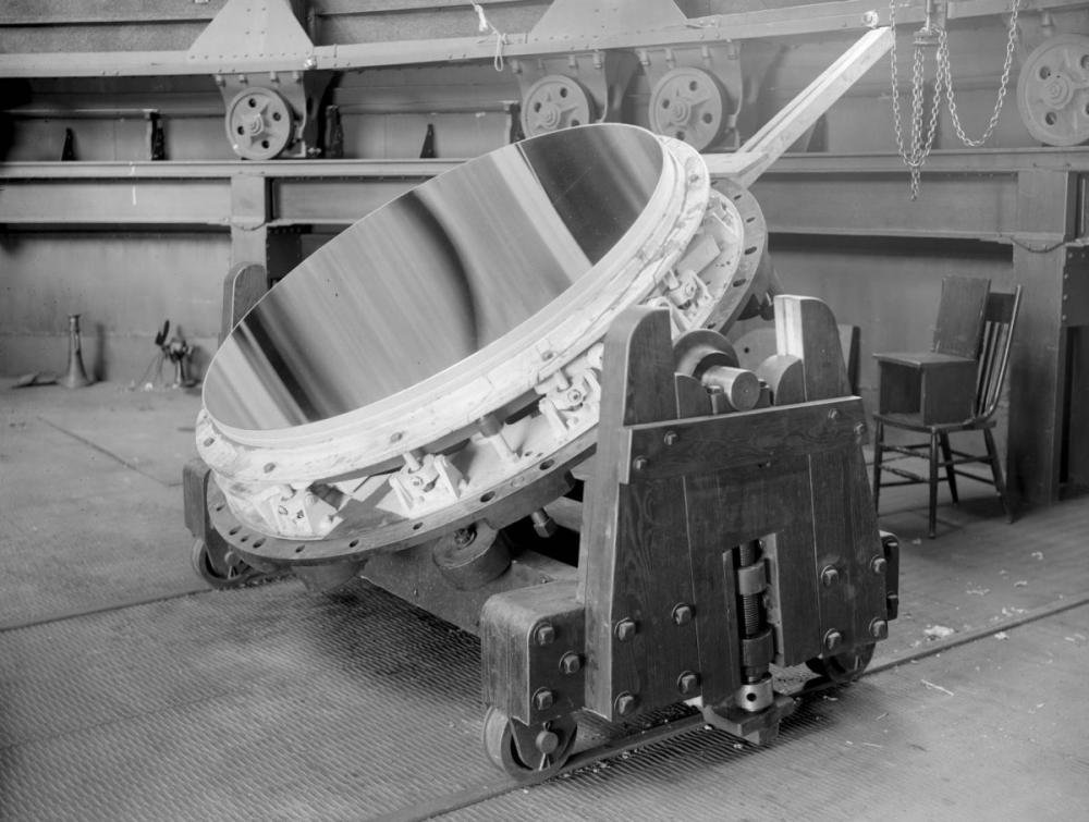 60-inch-mirror after silvering (Carnegie / Hunting