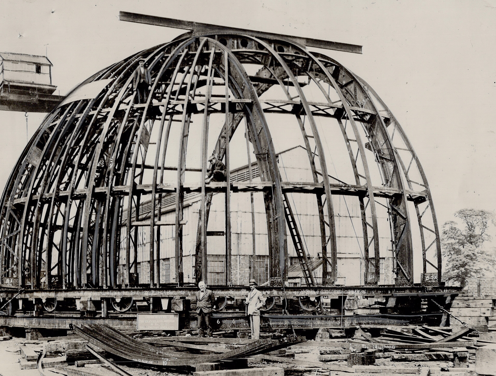 Construction of the dome for the Dunlap Observator