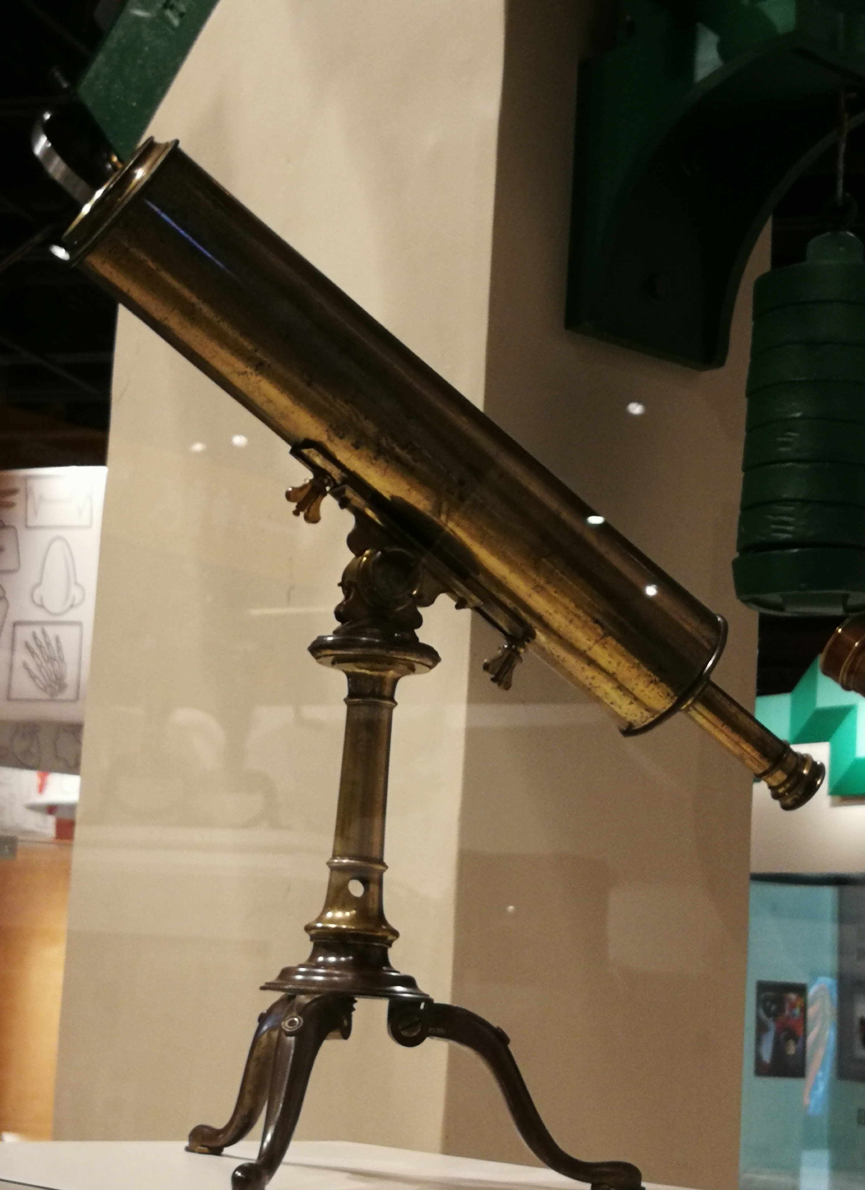 Reflecting Telescope 1736 (Photo: Gudrun Wolfschmi